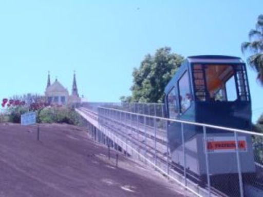 Penha II. Neue parallel laufende Linie, 1983 eröffnet. Rio de Janeiro.