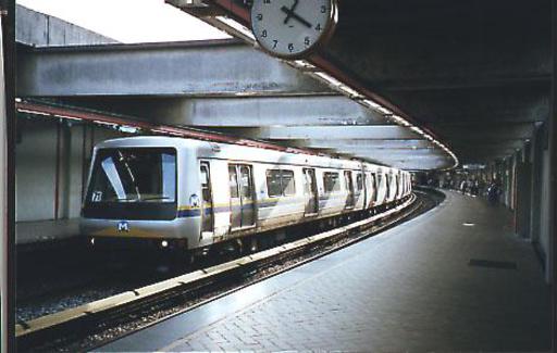 Metrô in São Cristovão, Rio de Janeiro, Linie 2, neue 4-Wagen-Züge.